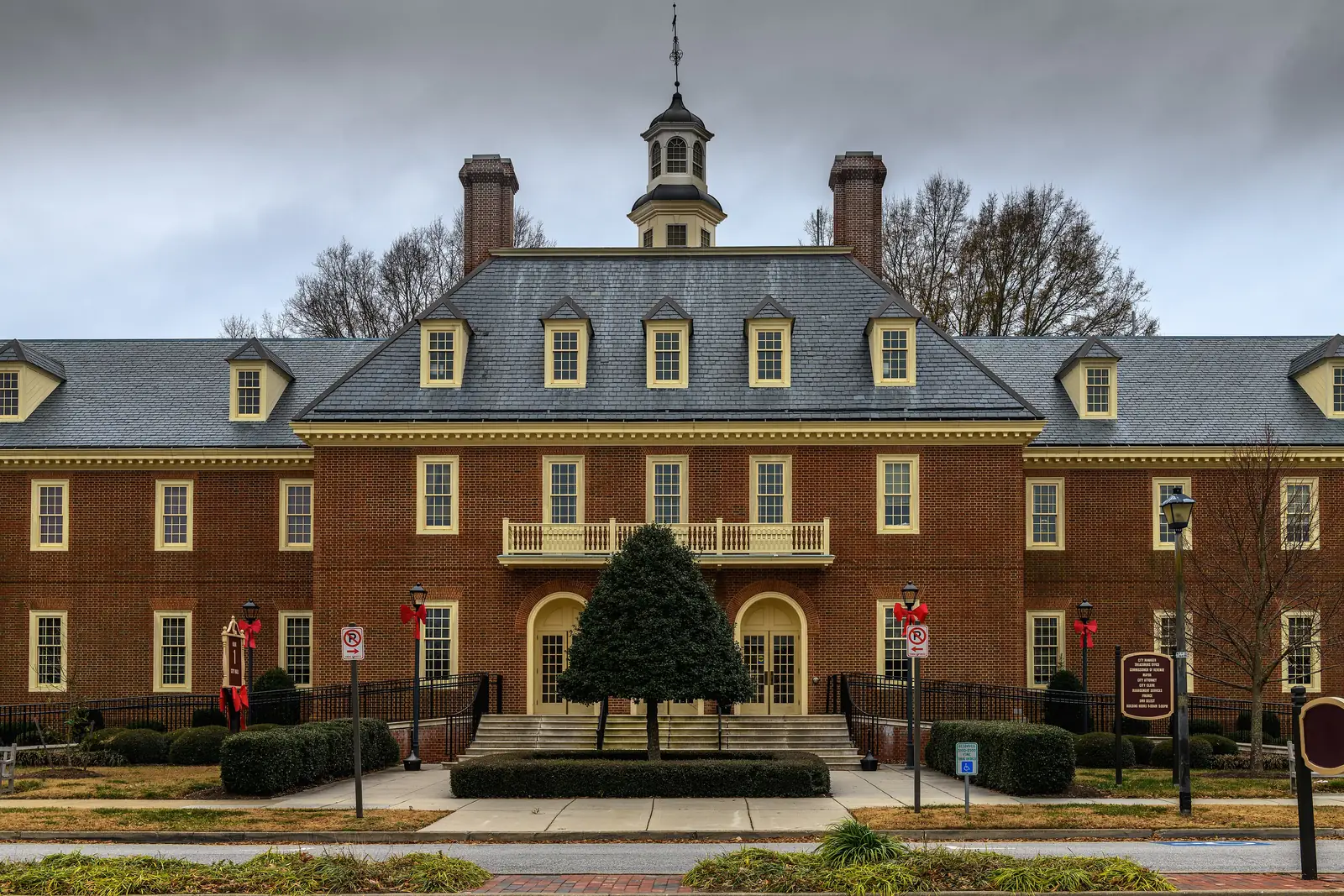 Virginia Beach City Hall, Building 1 at the Municipal Center, which also houses the City Treasurer and the Commissioner of the Revenue.