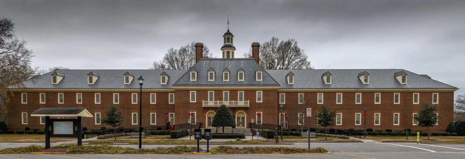 Virginia Beach City Hall, Building 1 at the Municipal Center on Courthouse Drive, home to the mayor, City Council and city manager.